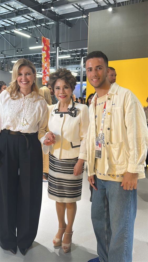 Oleksandr with Olena Zelenska and Dewi Sukarno